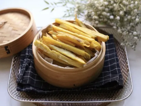 Dùng nồi chiên không dầu làm khoai lang sấy dẻo vừa nhàn thân mà ăn lại ngon